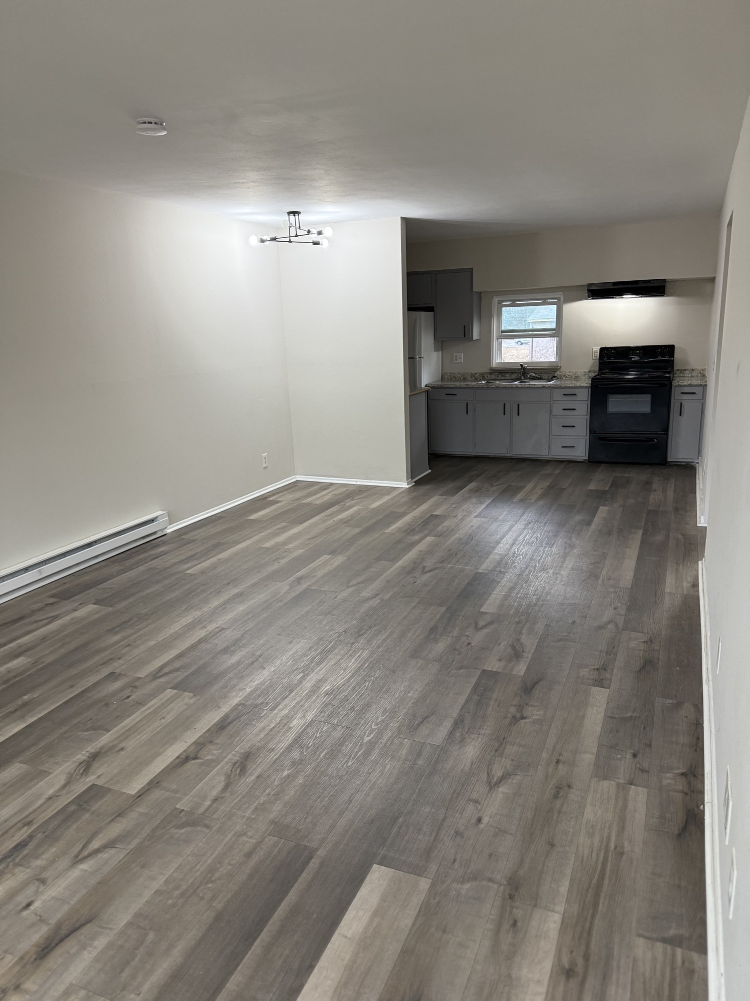1 Bedroom at 305 N. Robinson Circle