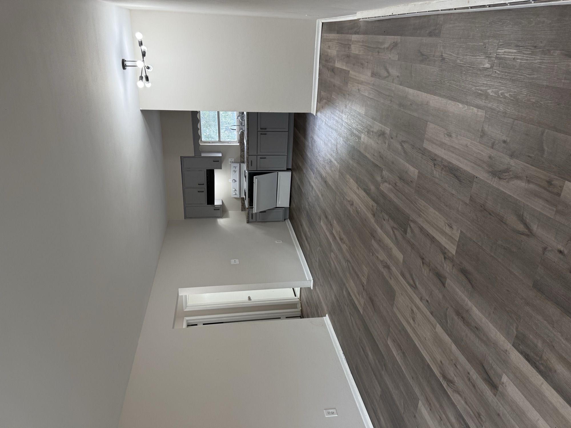 1 Bedroom at 305 N. Robinson Circle