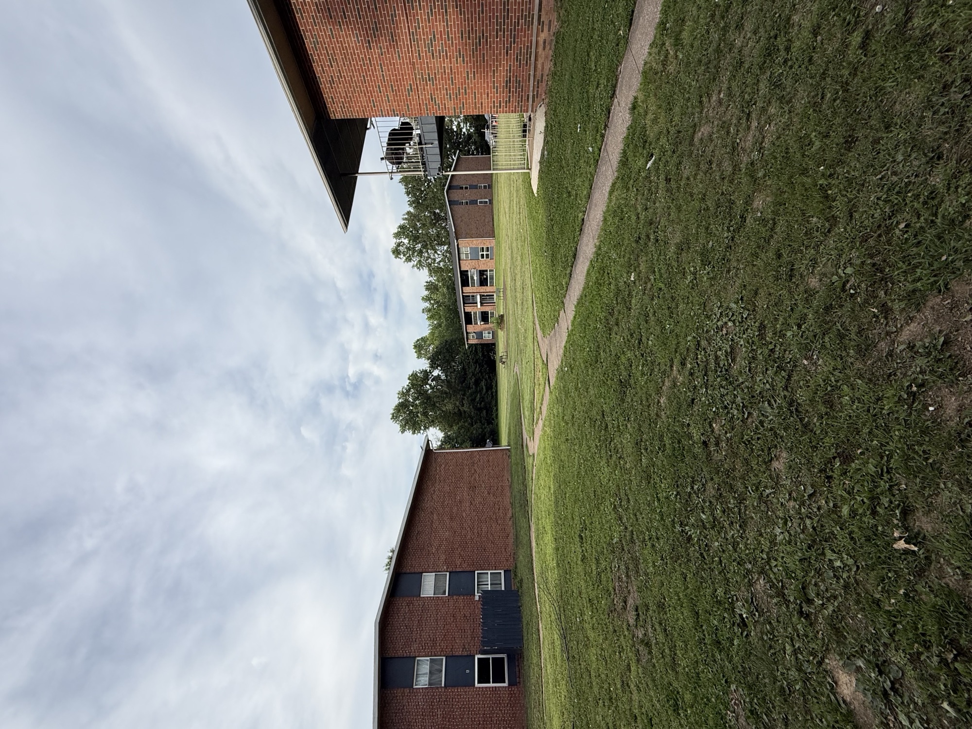 1 Bedroom at 305 N. Robinson Circle
