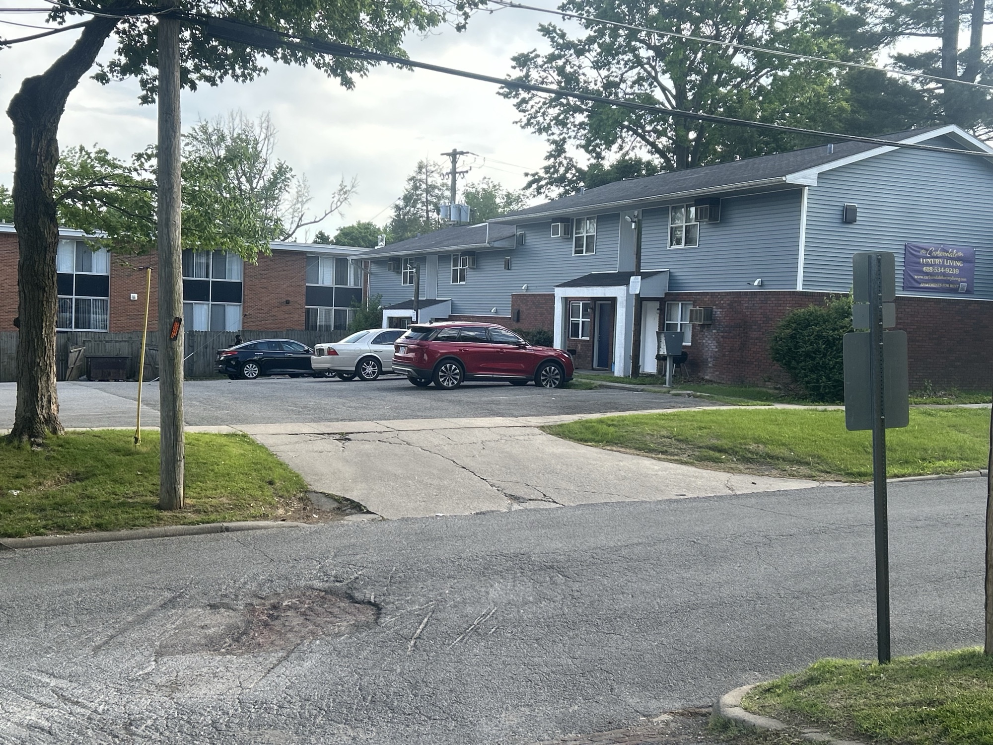 2 Bedroom at 605 & 609 W. College St