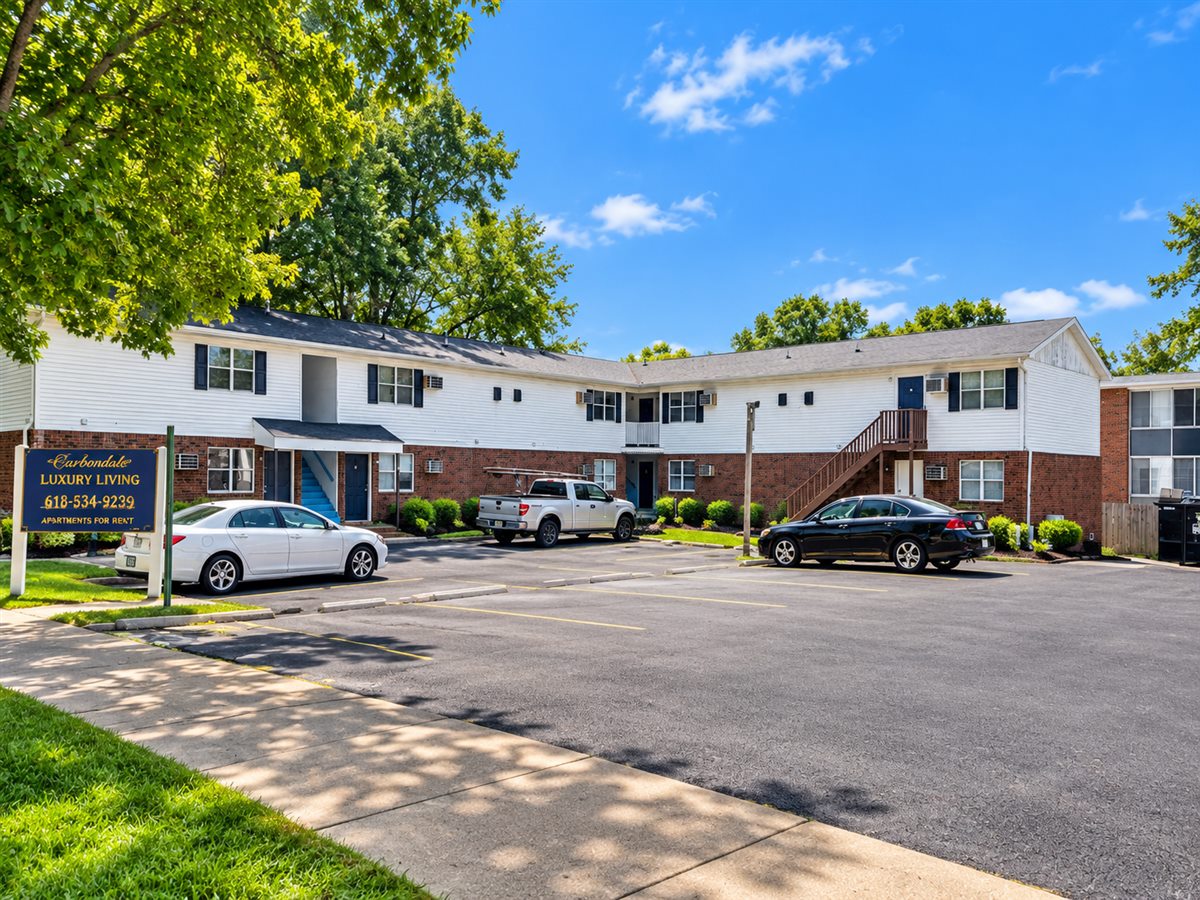 Carbondale Luxury Living apartment property exterior 3