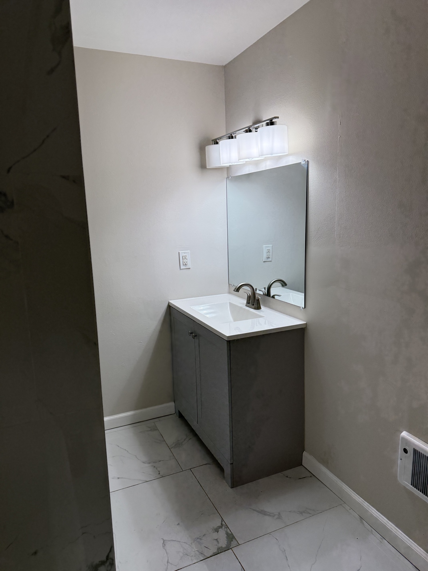 Bathroom with modern vanity